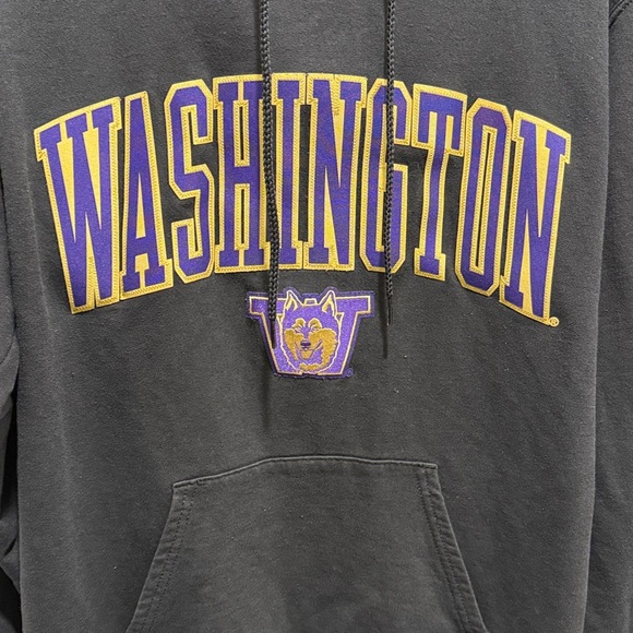 Champion Washington Huskies Embroidered Logo  Size Medium Hoodie Black Purple - Picture 3 of 5